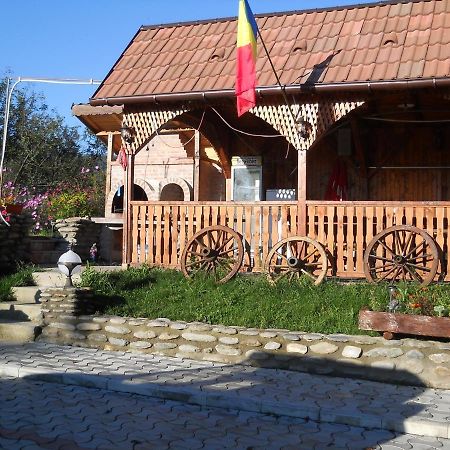 Pensiunea Roua Muntilor Sîmbăta de Sus Екстериор снимка