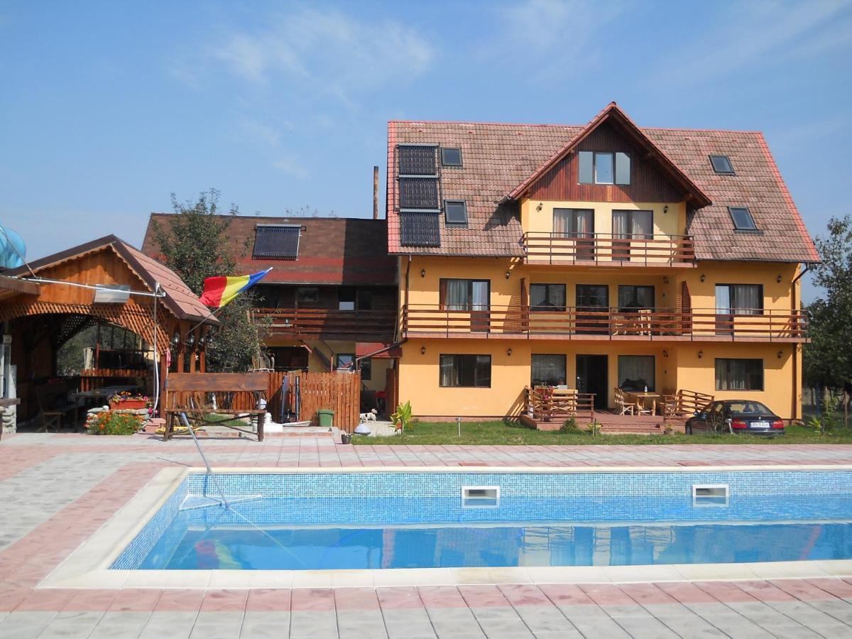 Pensiunea Roua Muntilor Sîmbăta de Sus Екстериор снимка