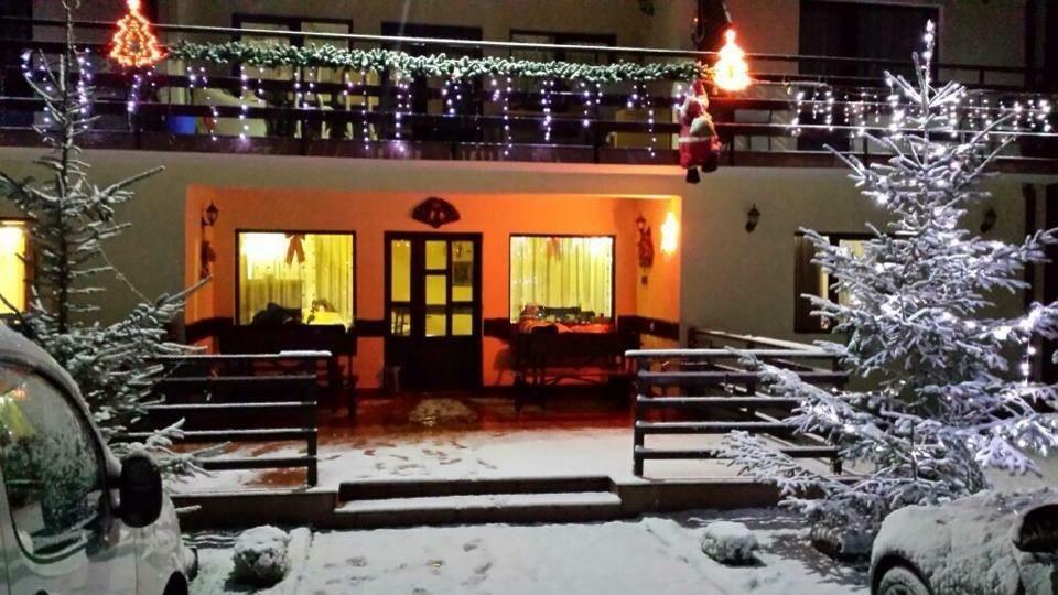 Pensiunea Roua Muntilor Sîmbăta de Sus Екстериор снимка
